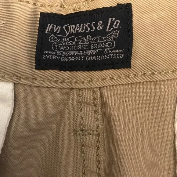 Levi’s shorts khaki W34 - Picture 9 of 15